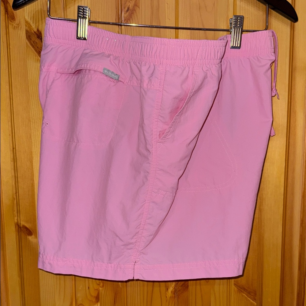 Columbia 5” PFG court shorts XL-pink-side pockets, zippered back pocket.